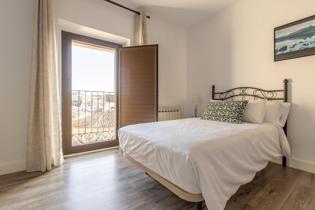 Apartamentos El Patio Plaza Santa Clara Caces Buitenkant foto
