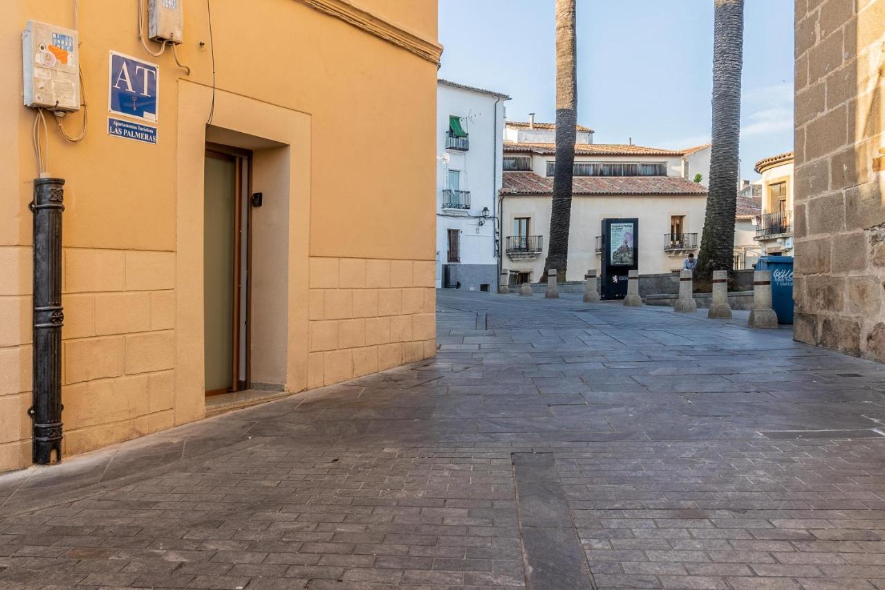 Apartamentos El Patio Plaza Santa Clara Caces Buitenkant foto